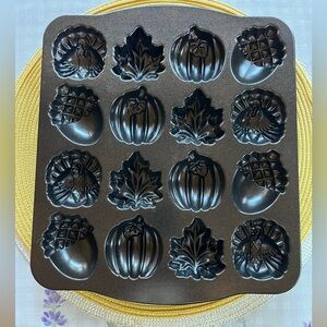 NORDIC WARE AUTUMN CAKELET PAN BRAND NEW 🍁